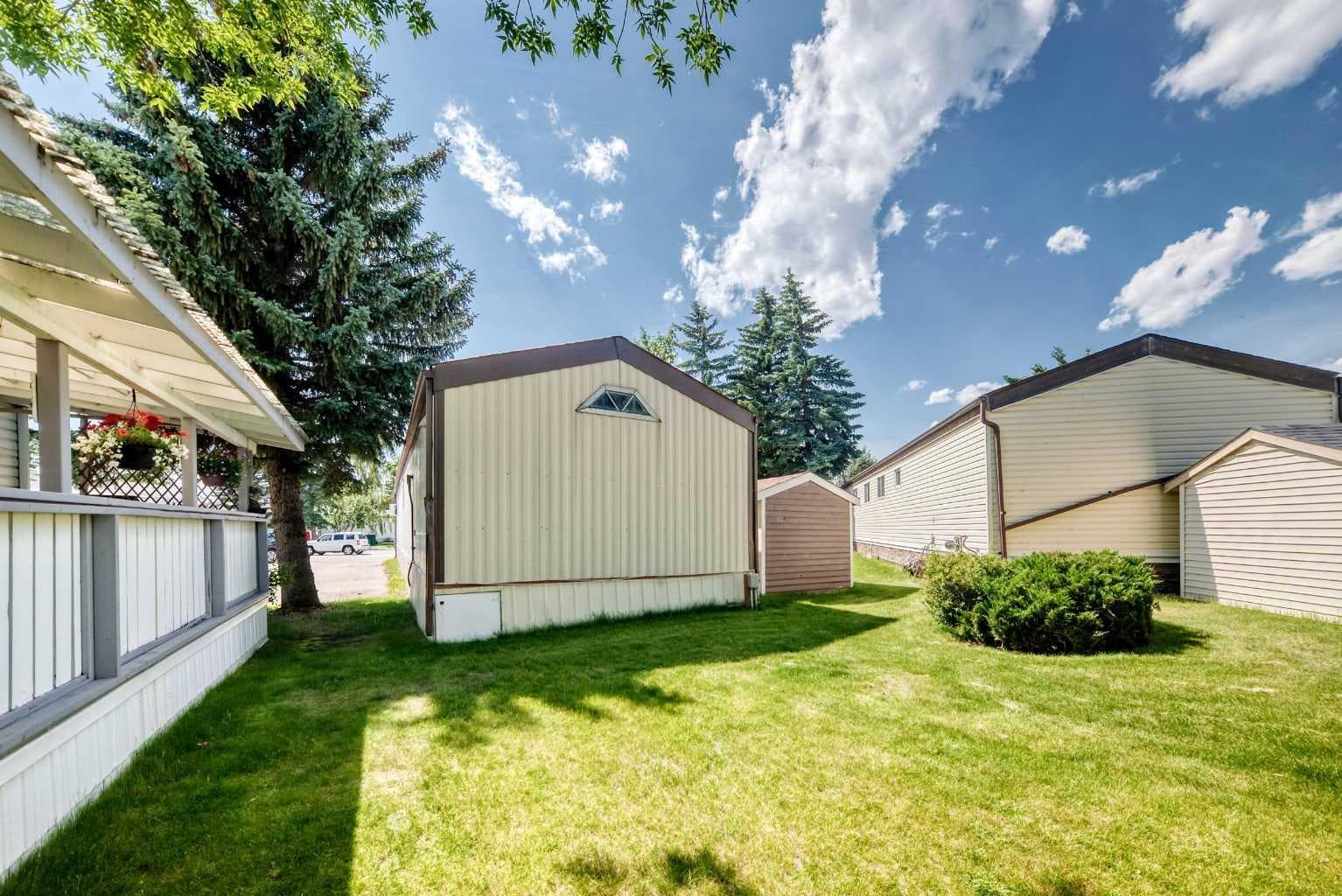 3218 Burroughs Manor NE