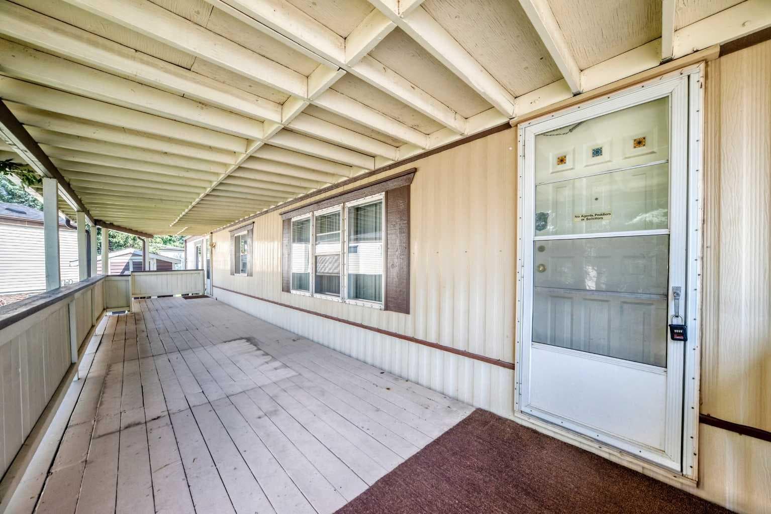 3218 Burroughs Manor NE
