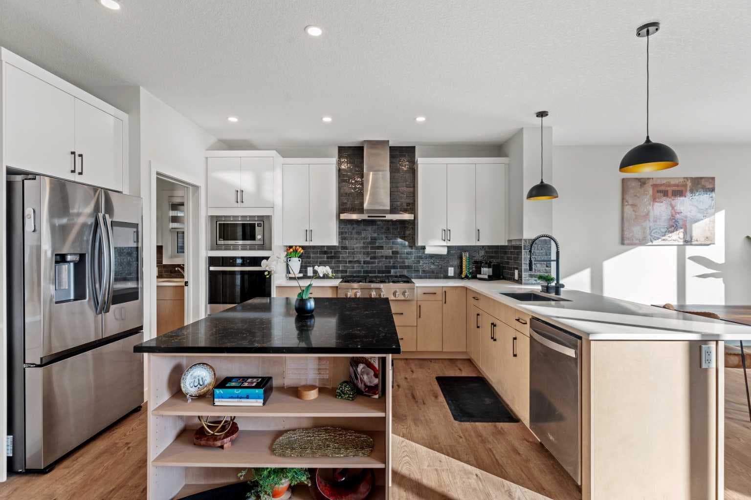 116 Ambleside Crescent NW