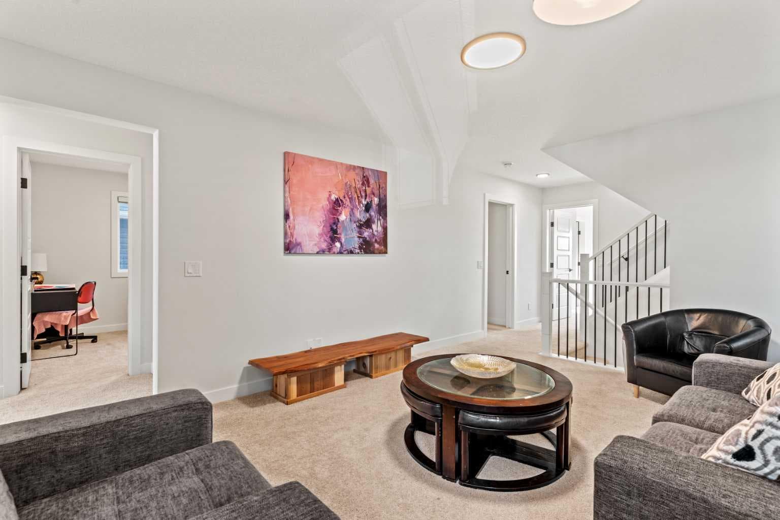 116 Ambleside Crescent NW