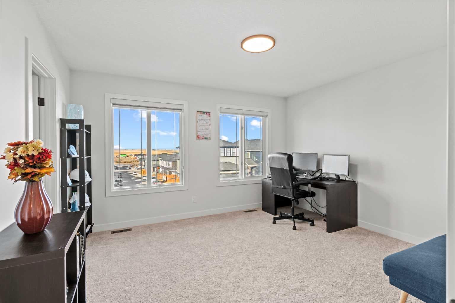 116 Ambleside Crescent NW