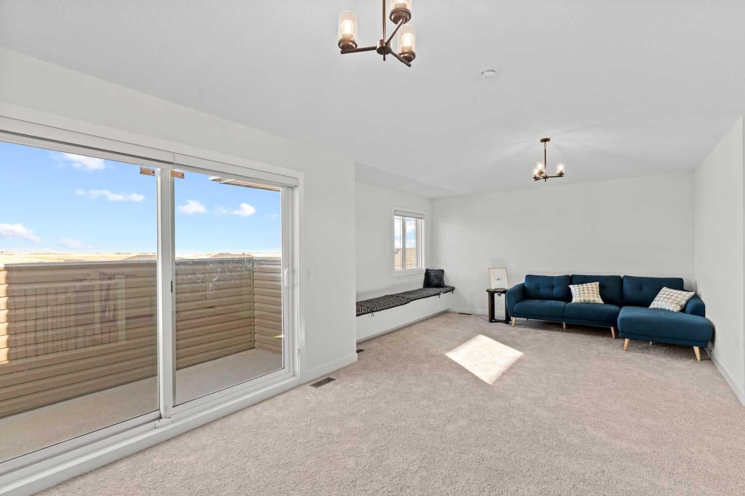 116 Ambleside Crescent NW