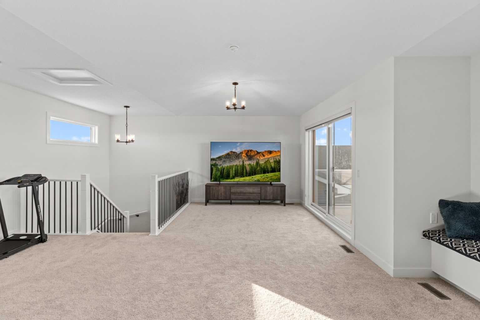 116 Ambleside Crescent NW