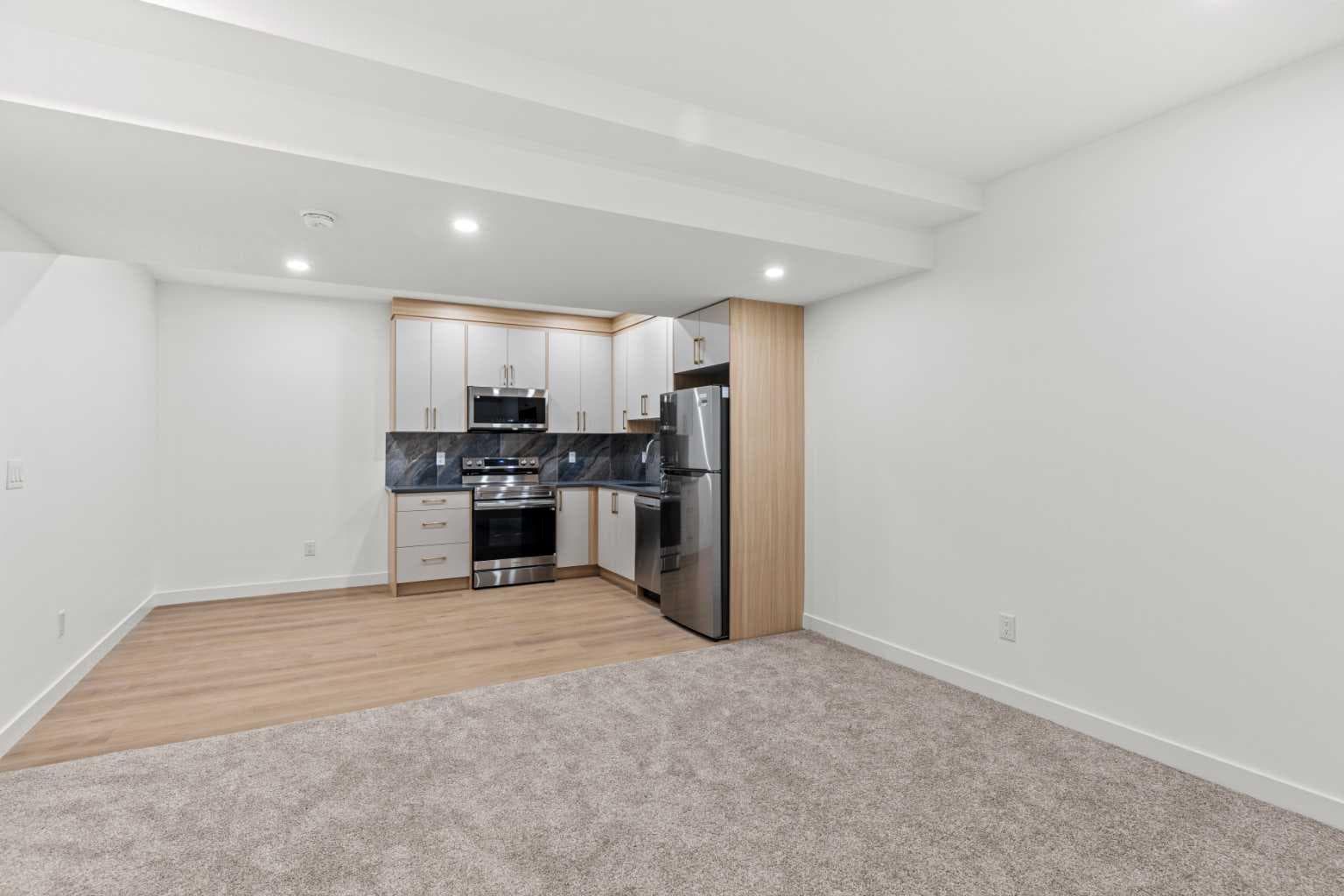 116 Ambleside Crescent NW