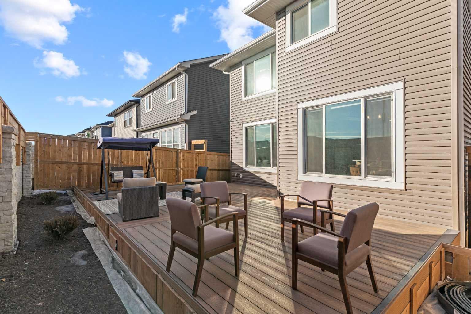 116 Ambleside Crescent NW