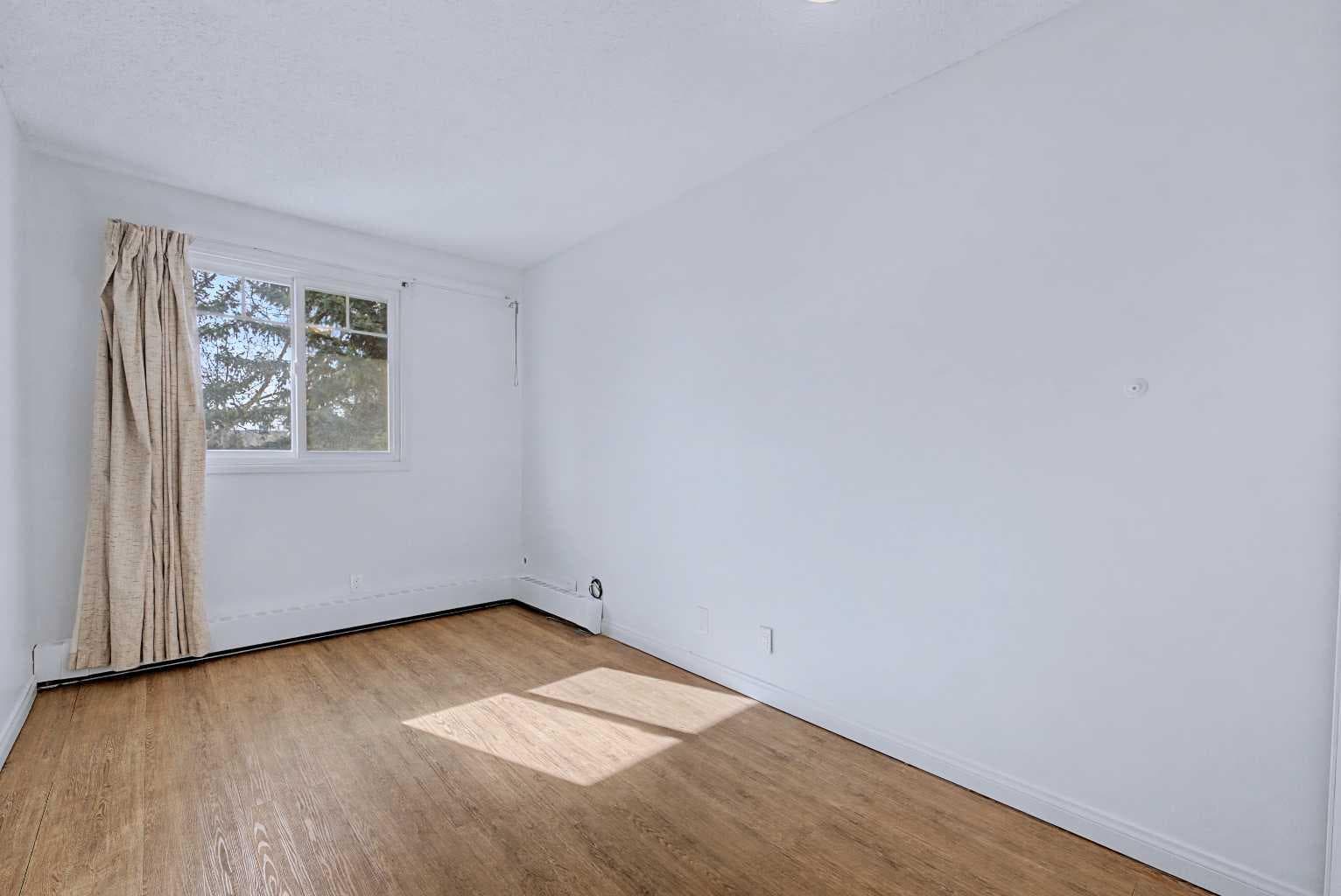 402C, 5601 Dalton Drive NW