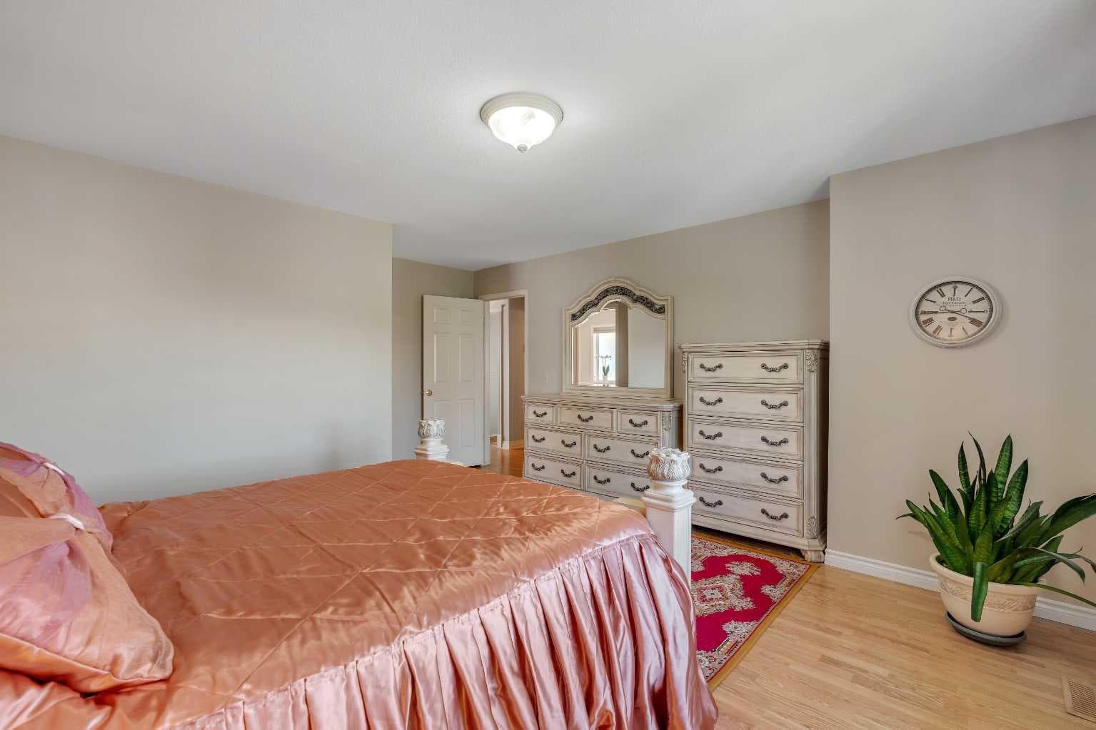 84 Willowbrook Crescent NW