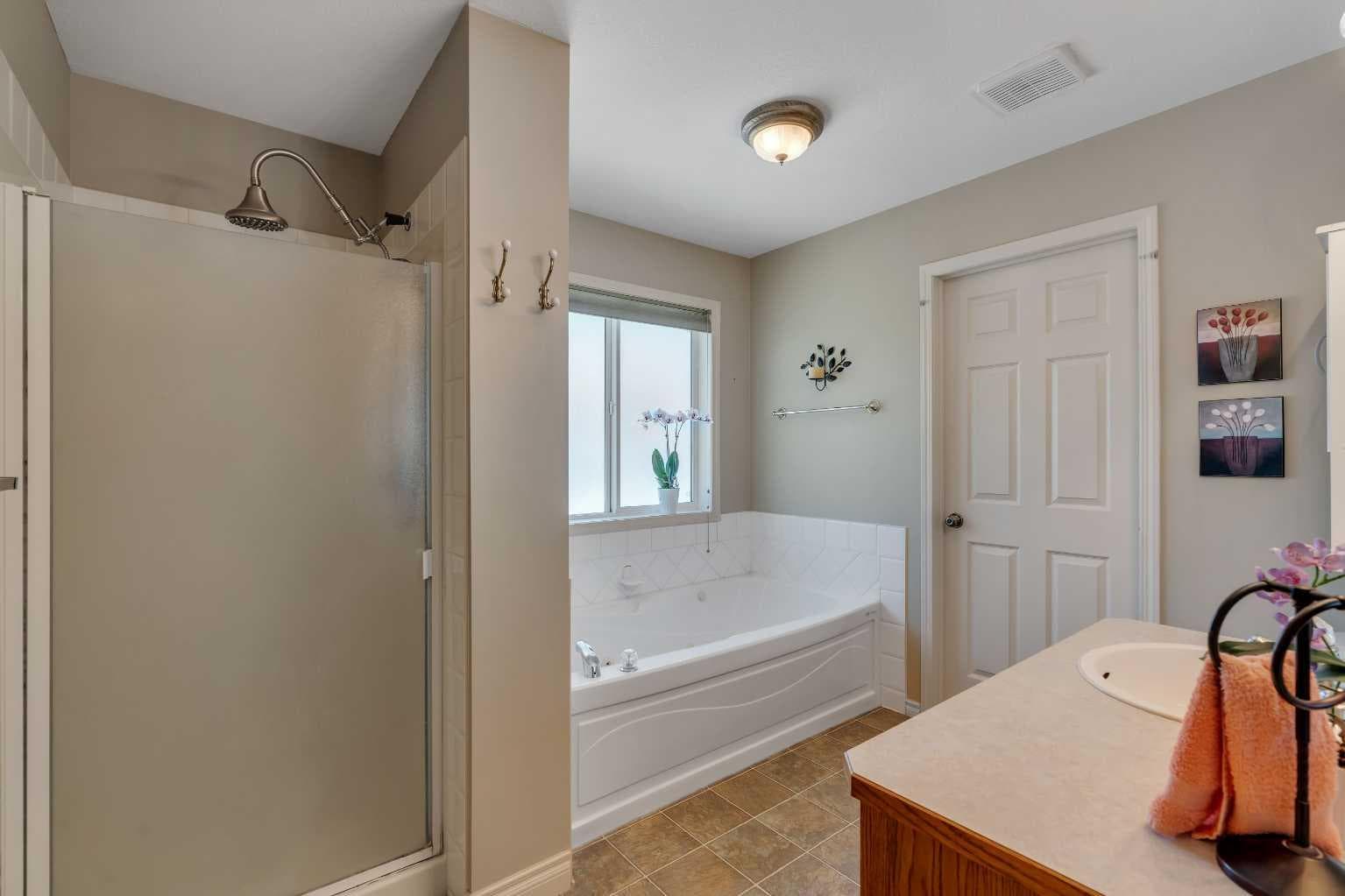 84 Willowbrook Crescent NW
