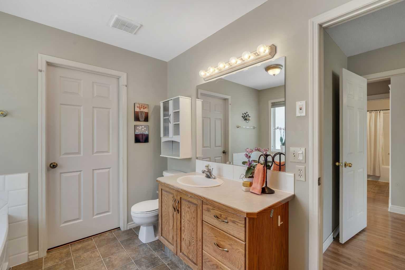 84 Willowbrook Crescent NW