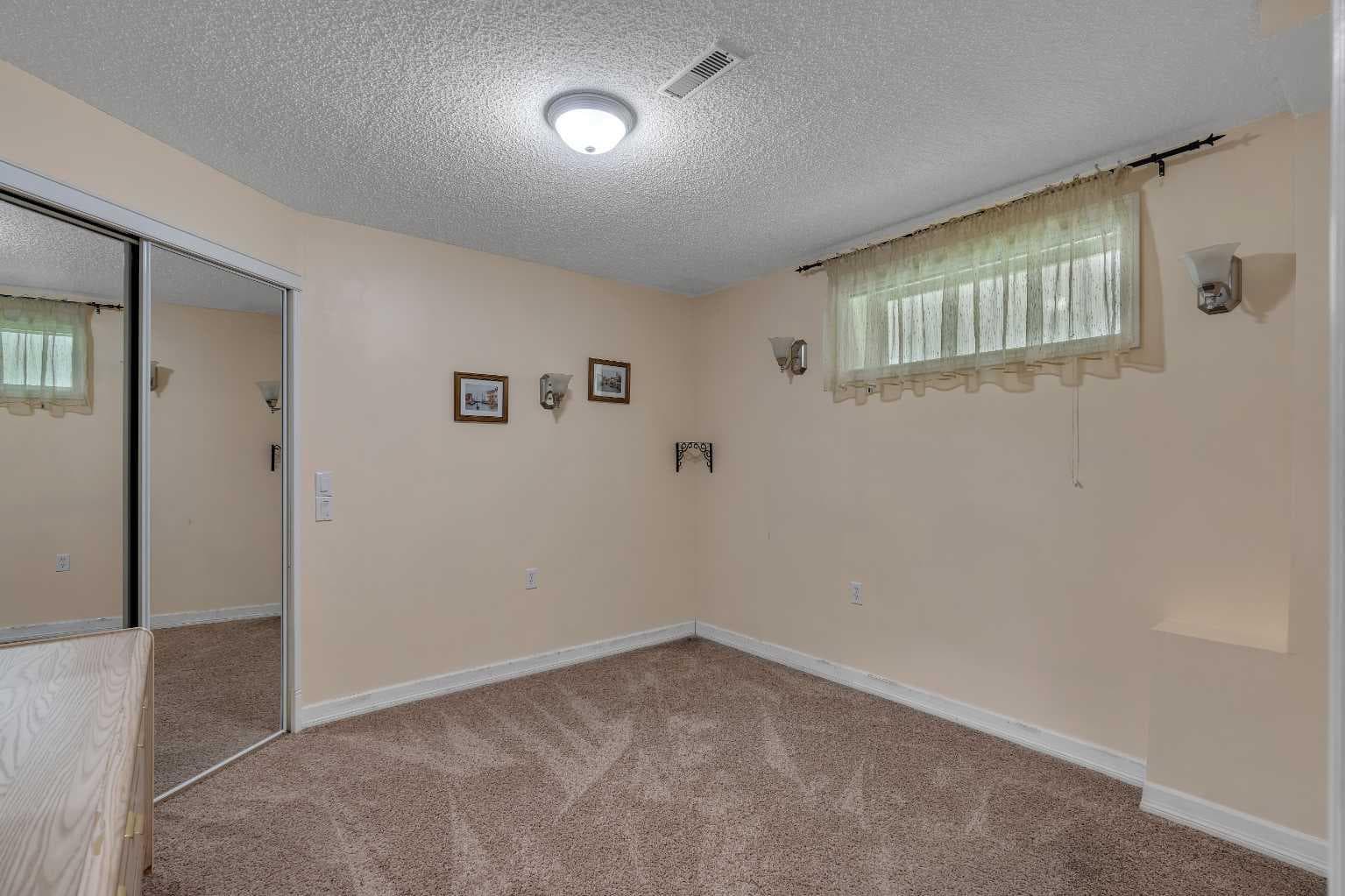 84 Willowbrook Crescent NW