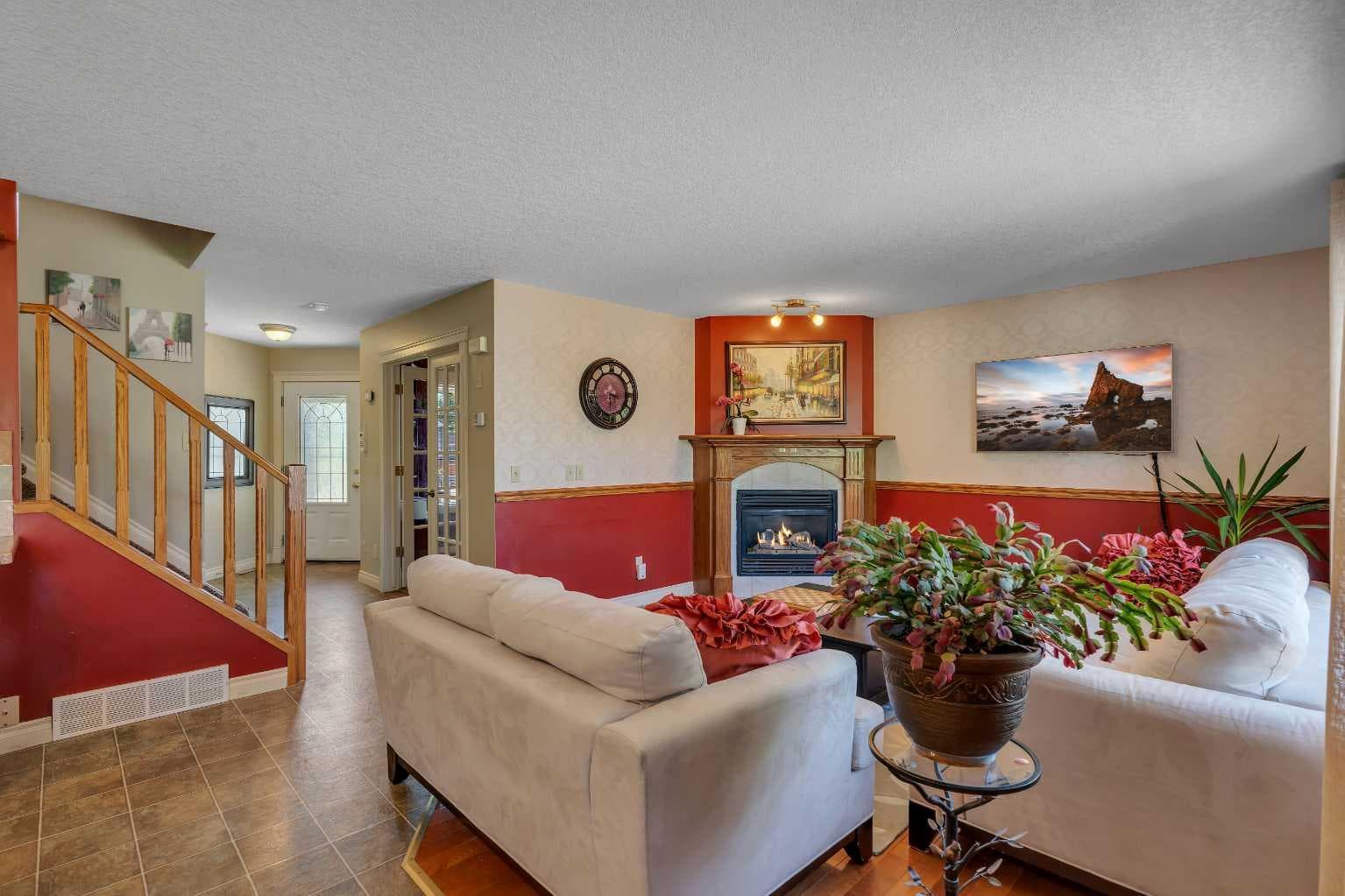 84 Willowbrook Crescent NW