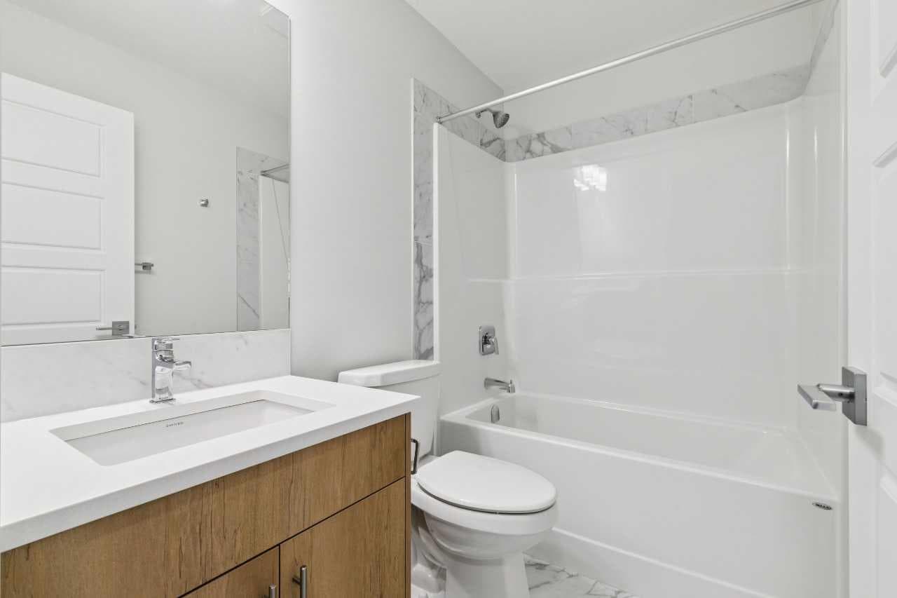 426 Hotchkiss Manor SE
