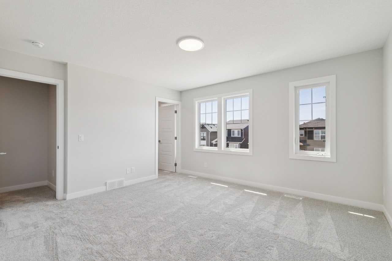 426 Hotchkiss Manor SE