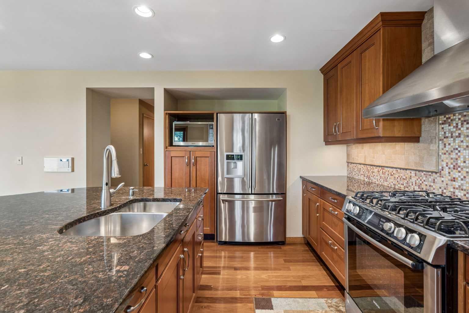 31 Edgehill Bay NW