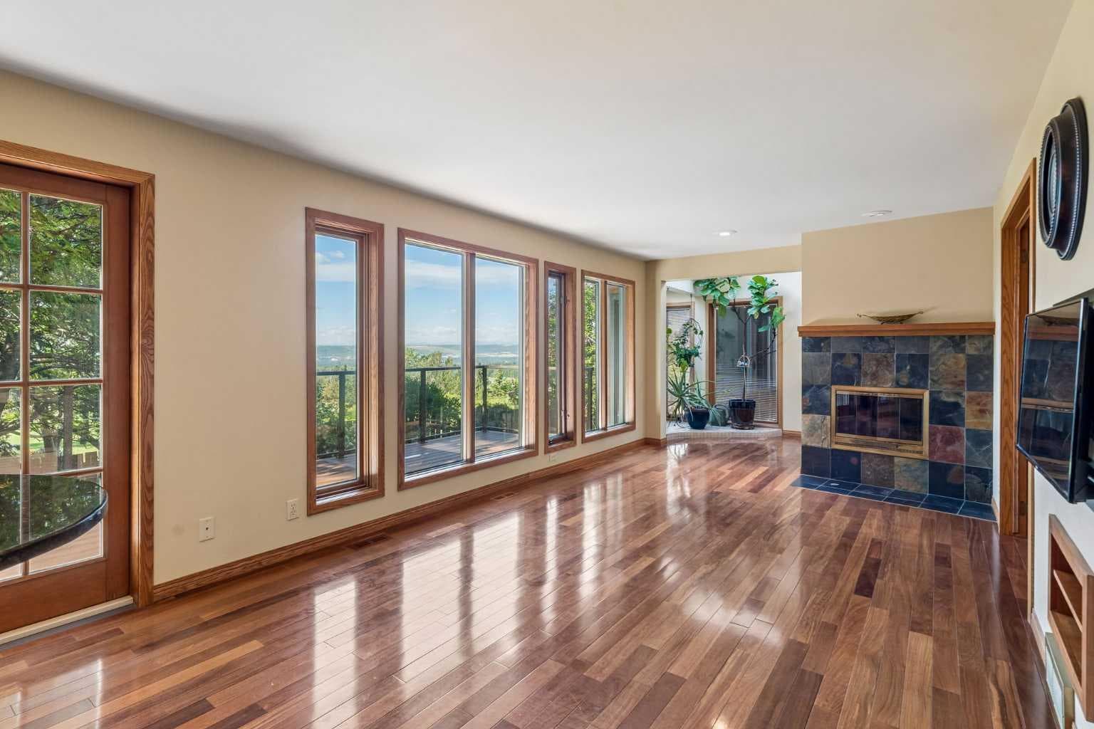 31 Edgehill Bay NW