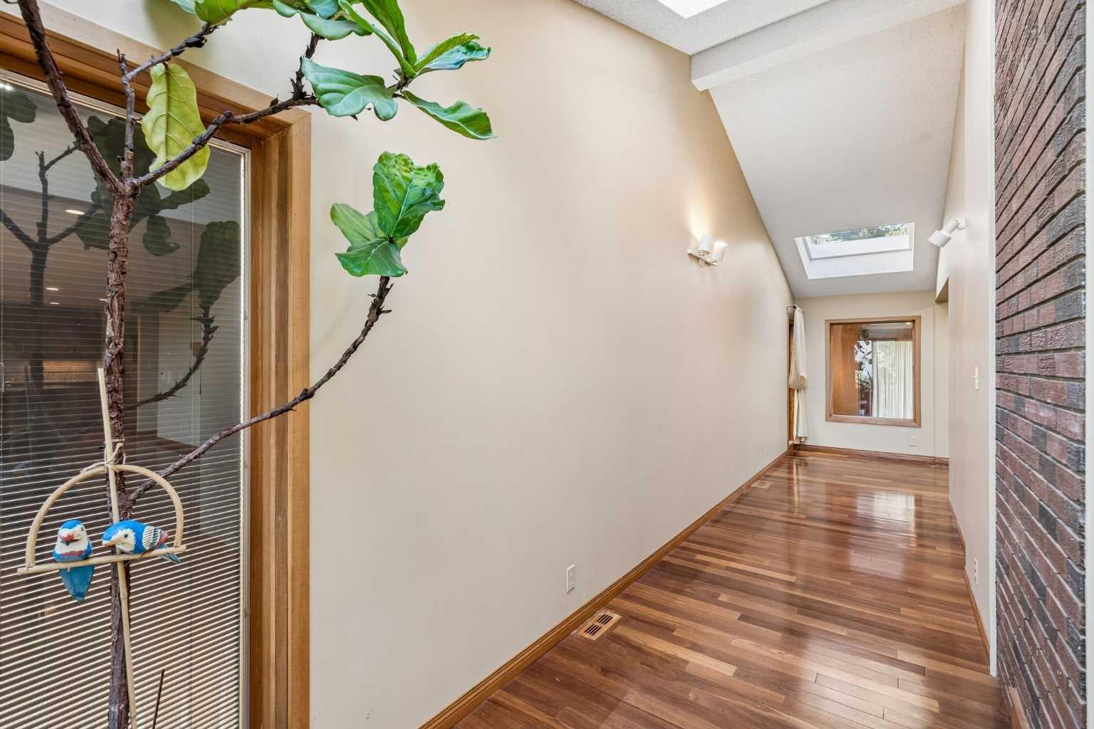 31 Edgehill Bay NW