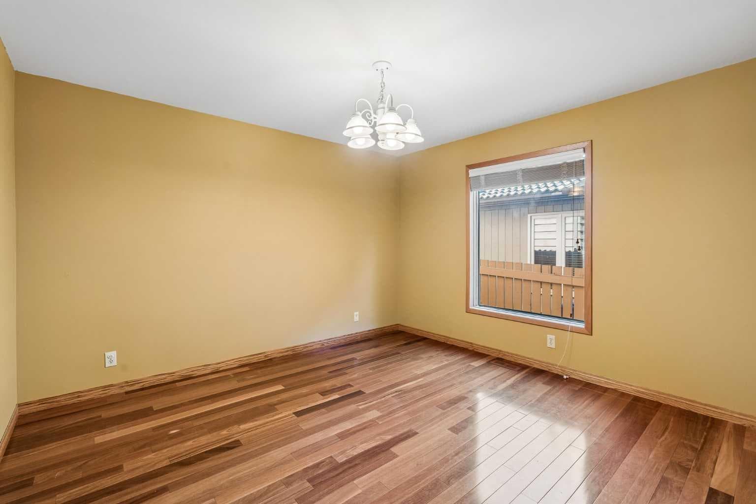31 Edgehill Bay NW