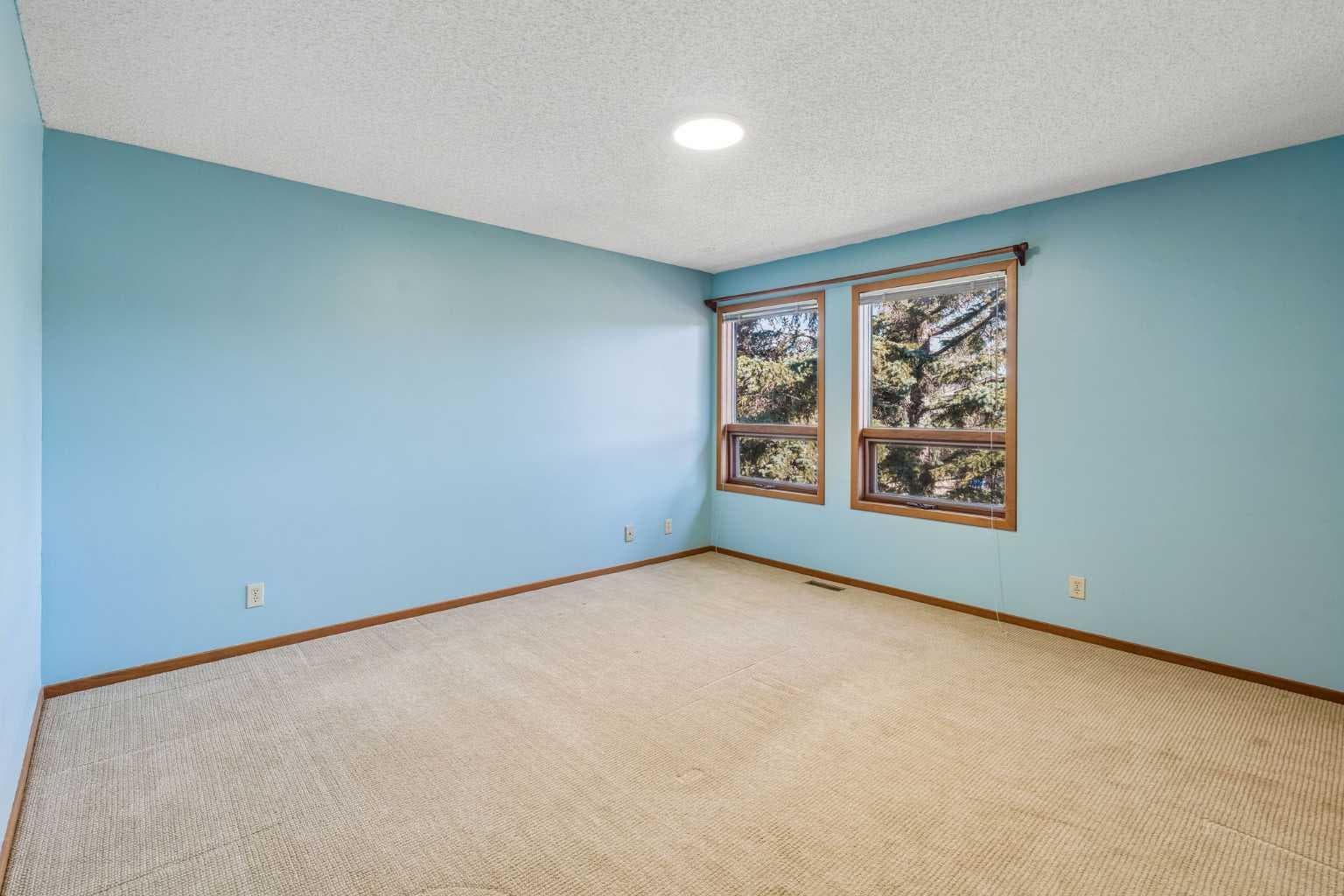 31 Edgehill Bay NW