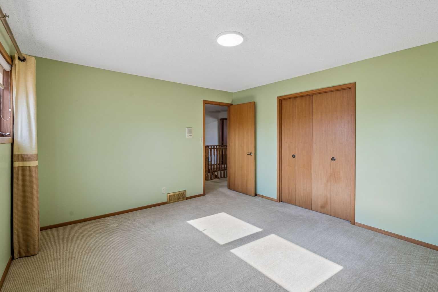 31 Edgehill Bay NW