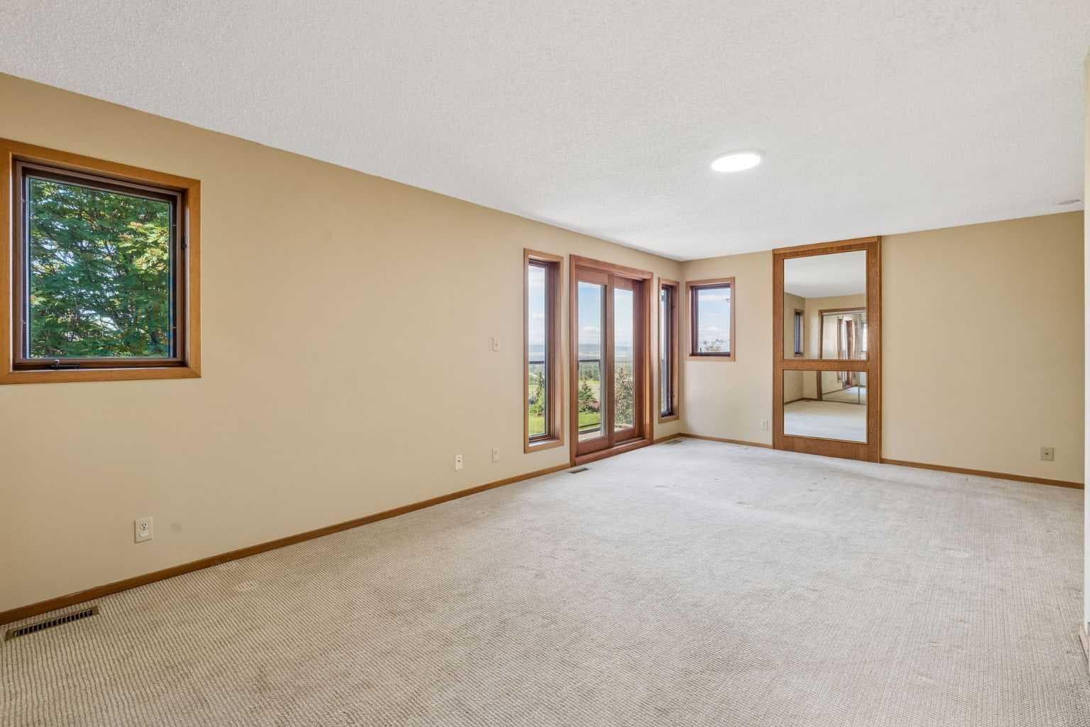 31 Edgehill Bay NW