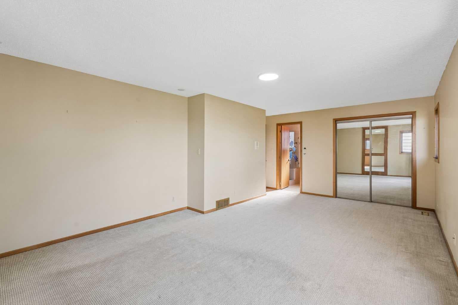 31 Edgehill Bay NW