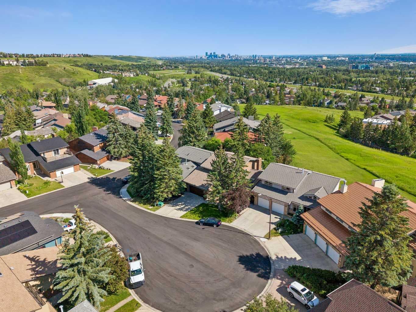 31 Edgehill Bay NW
