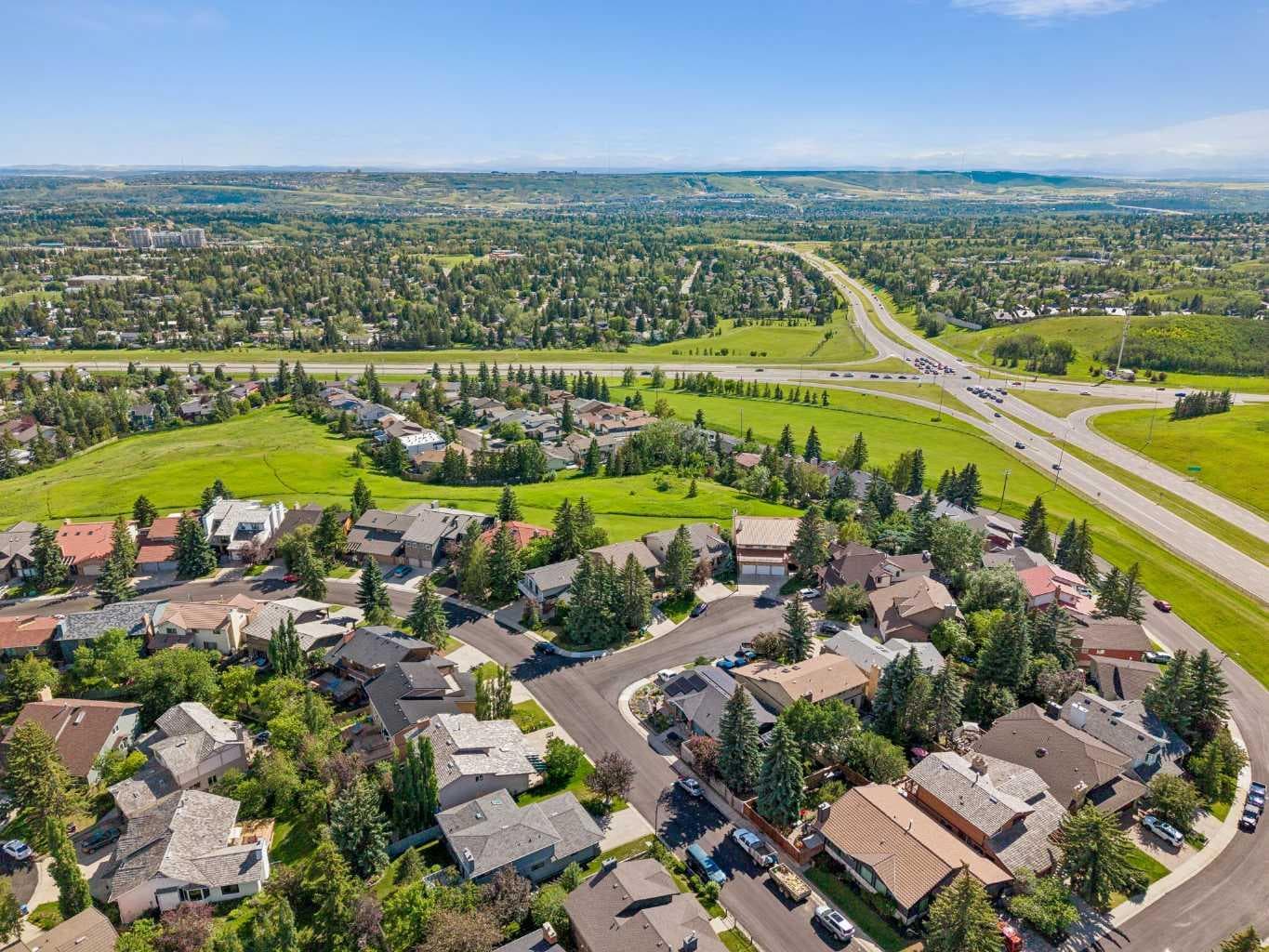 31 Edgehill Bay NW