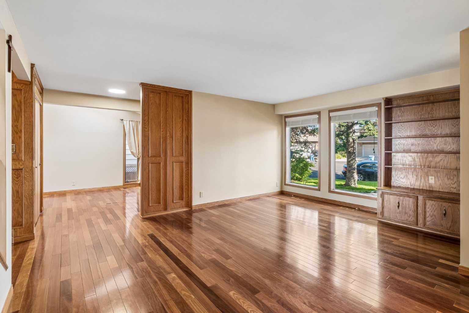 31 Edgehill Bay NW