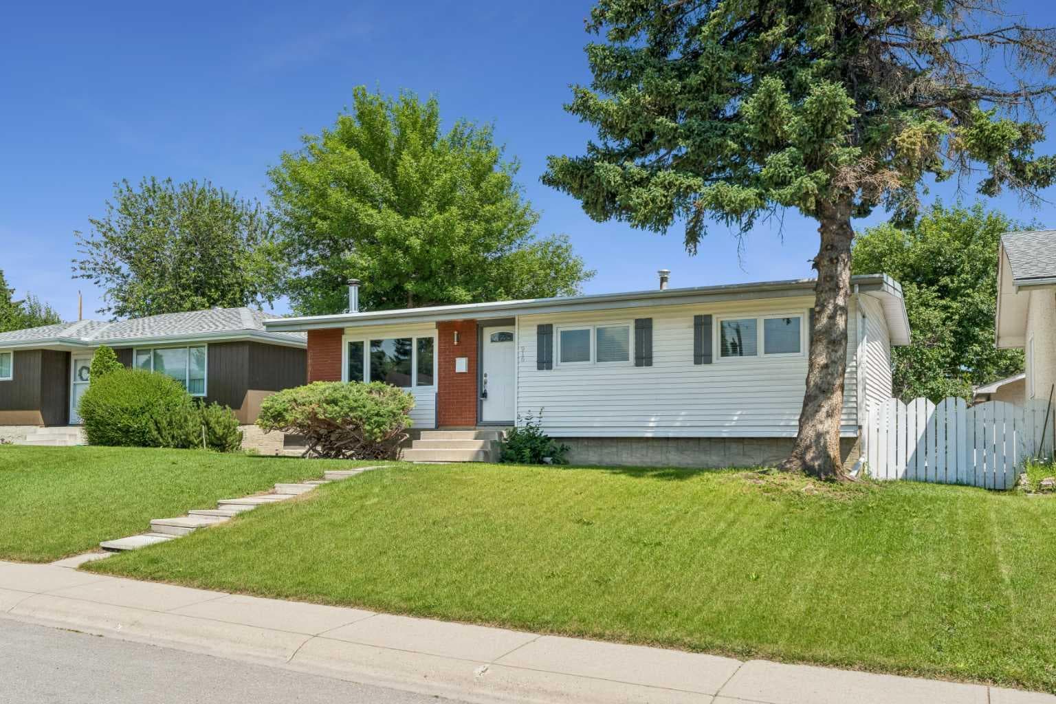 916 Mayland Drive NE
