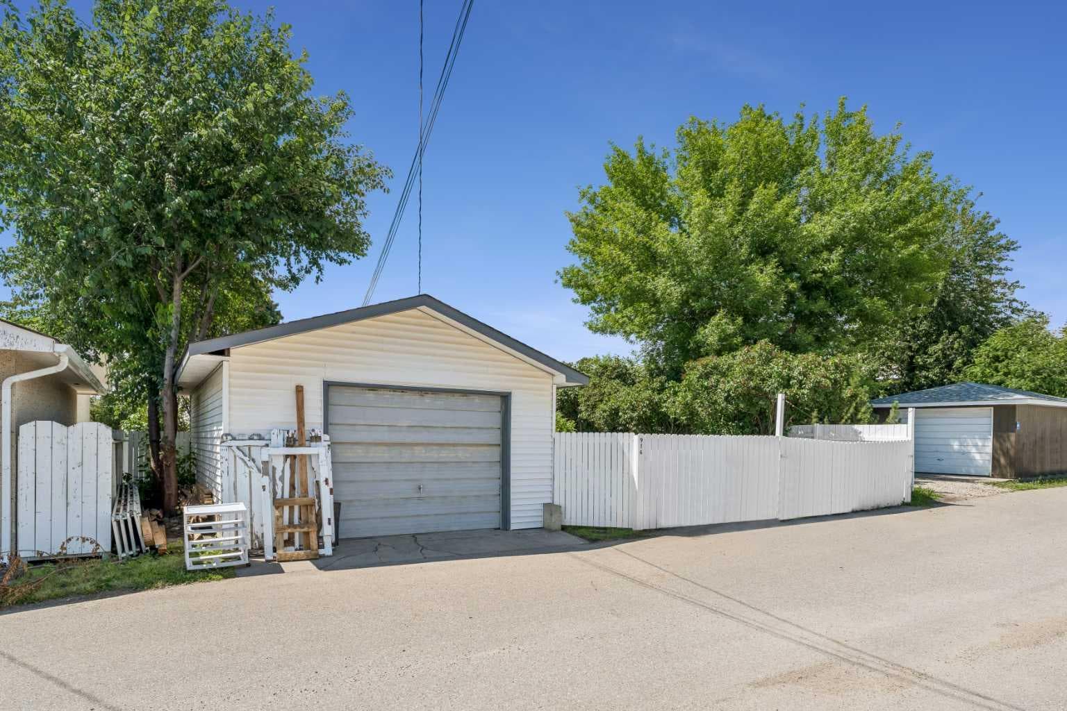 916 Mayland Drive NE