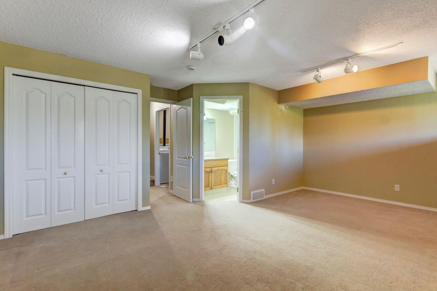 3, 823 Wilson Way 