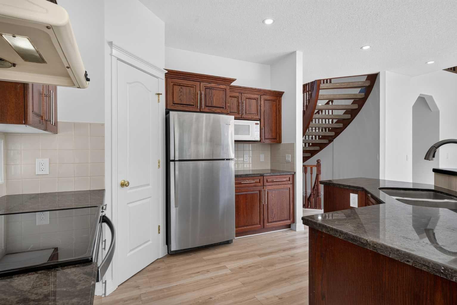 78 Hamptons Circle NW