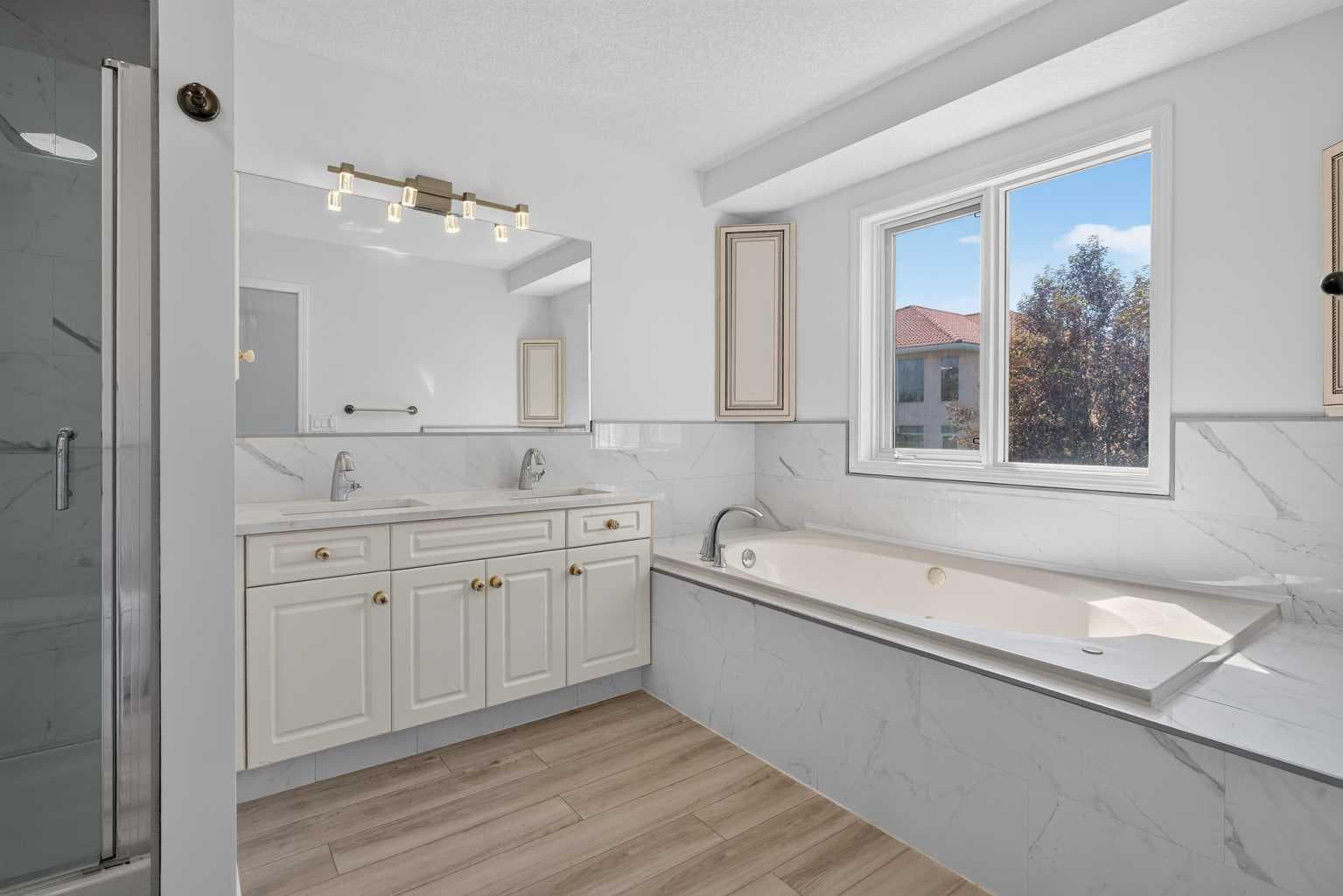 78 Hamptons Circle NW