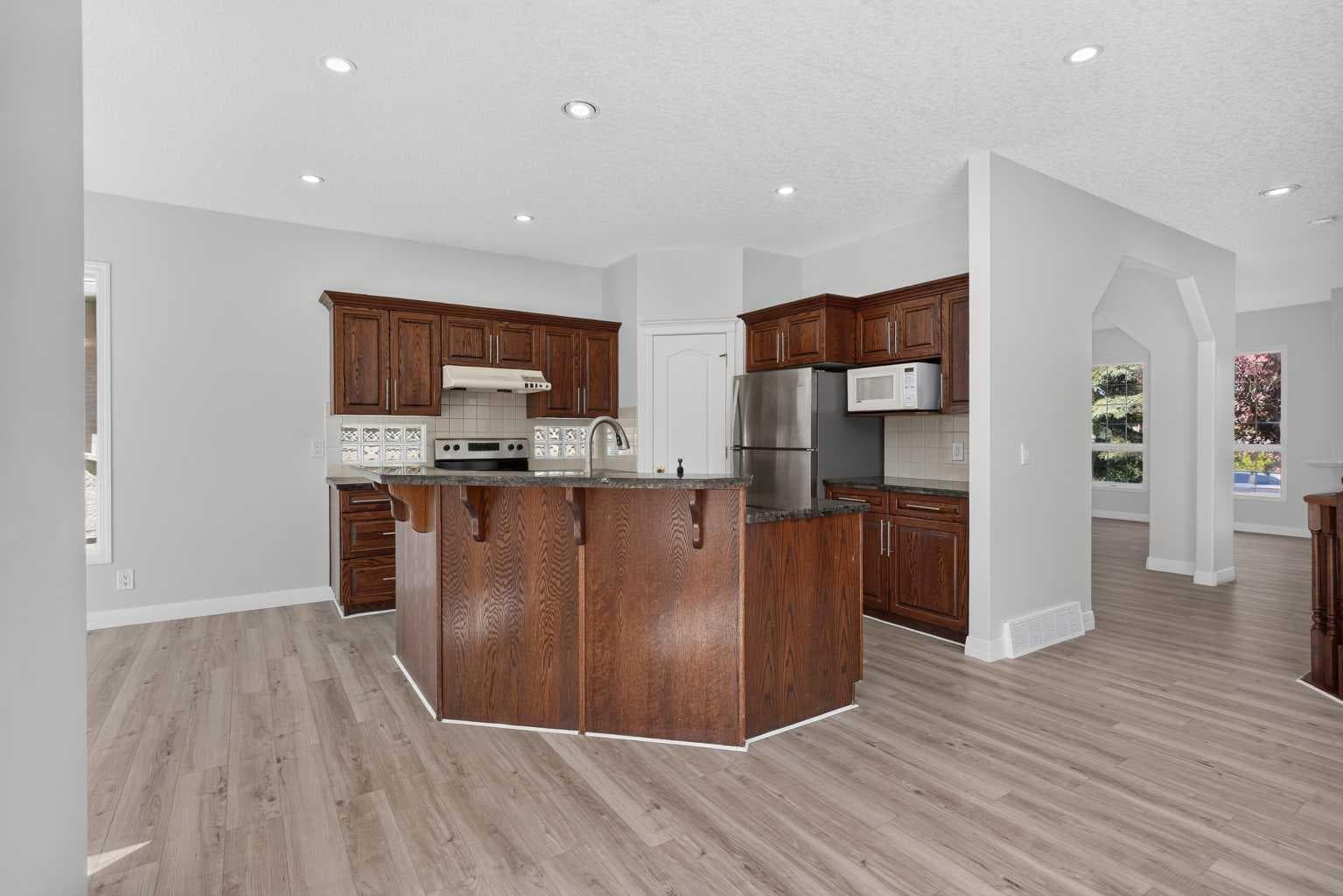 78 Hamptons Circle NW