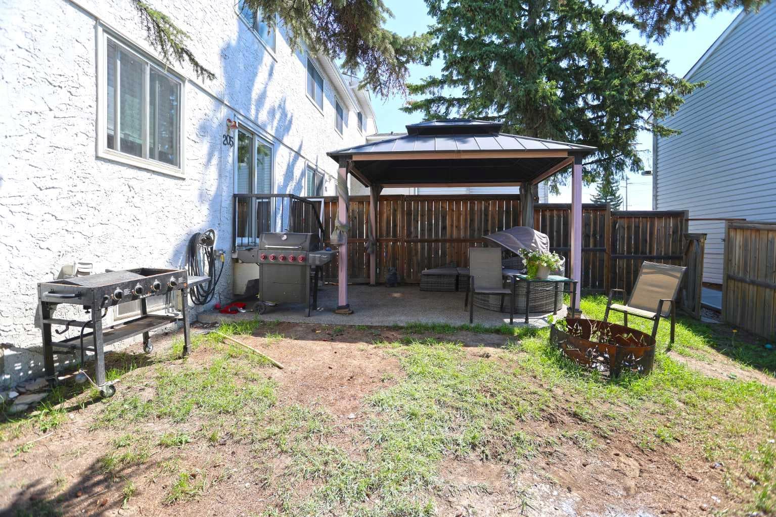 205, 310 Falconridge Crescent NE