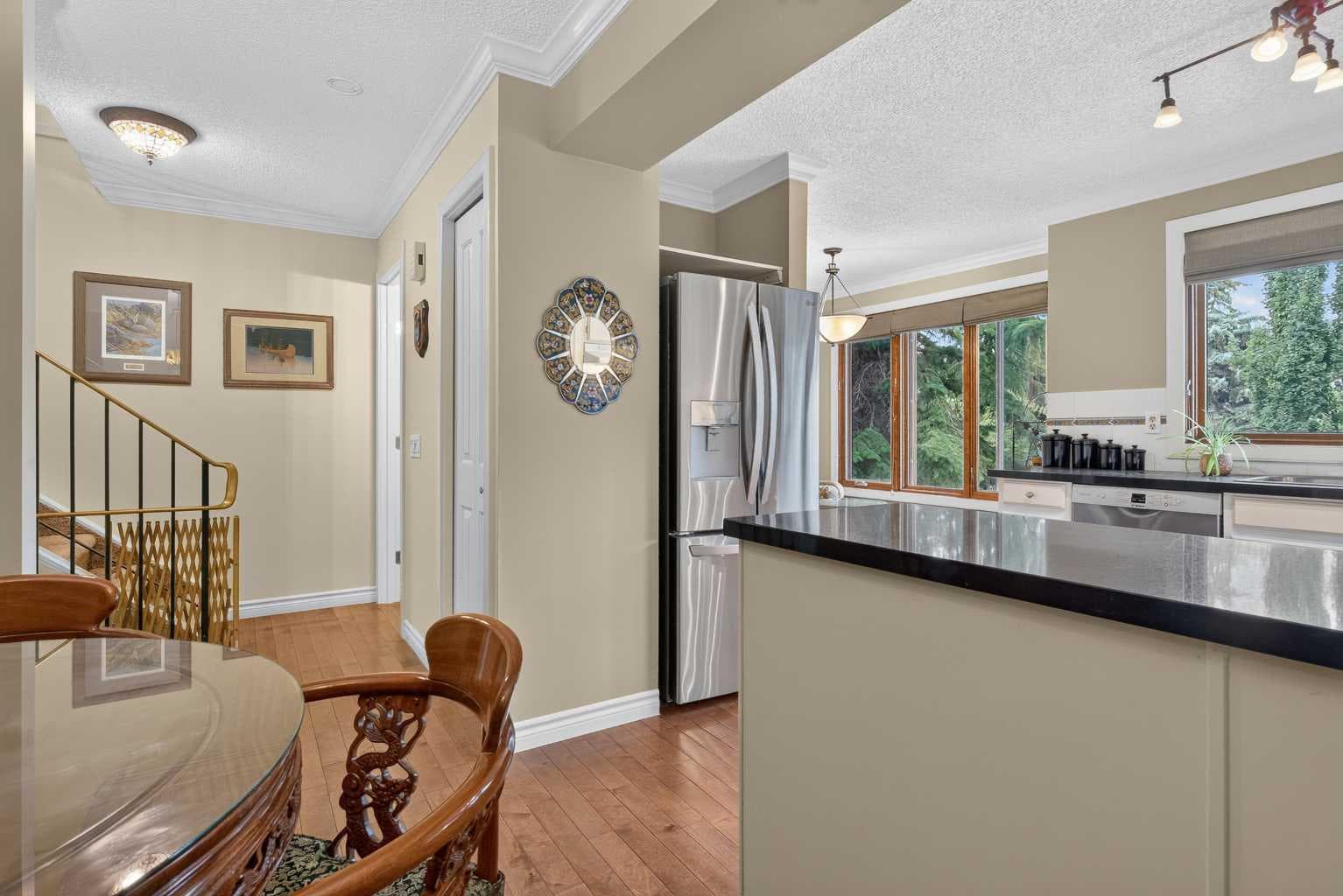 12, 140 Point Drive NW