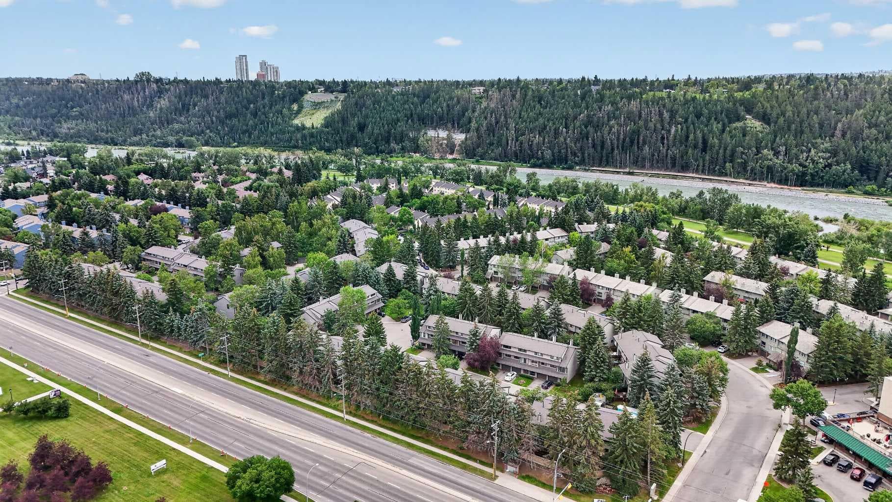 12, 140 Point Drive NW