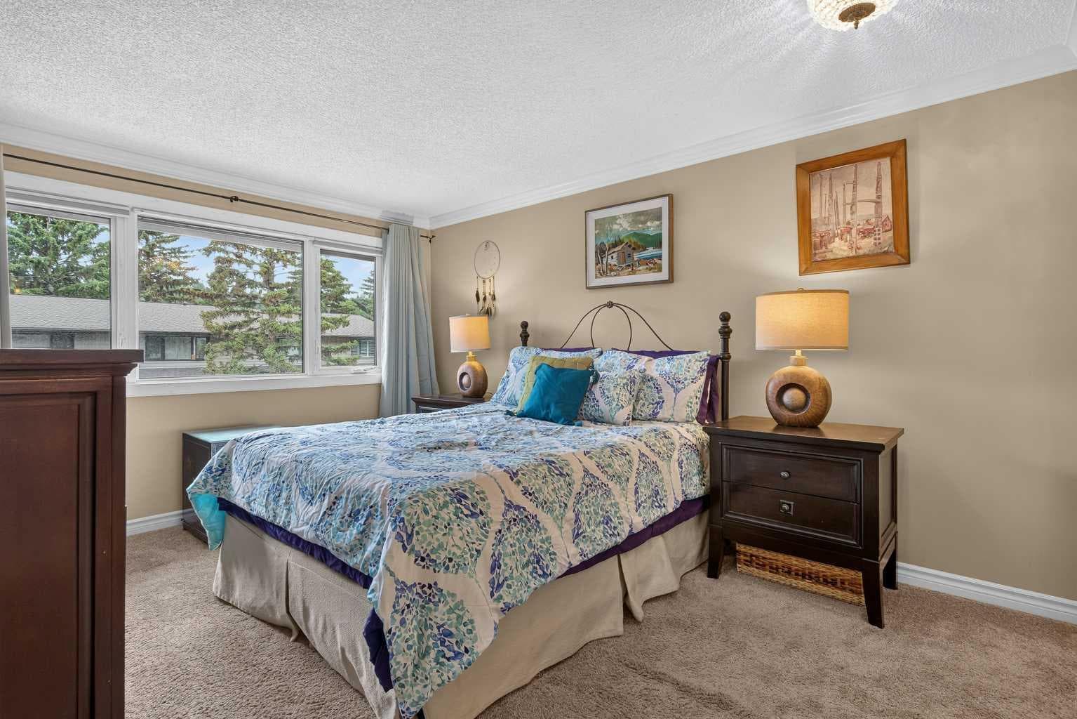 12, 140 Point Drive NW