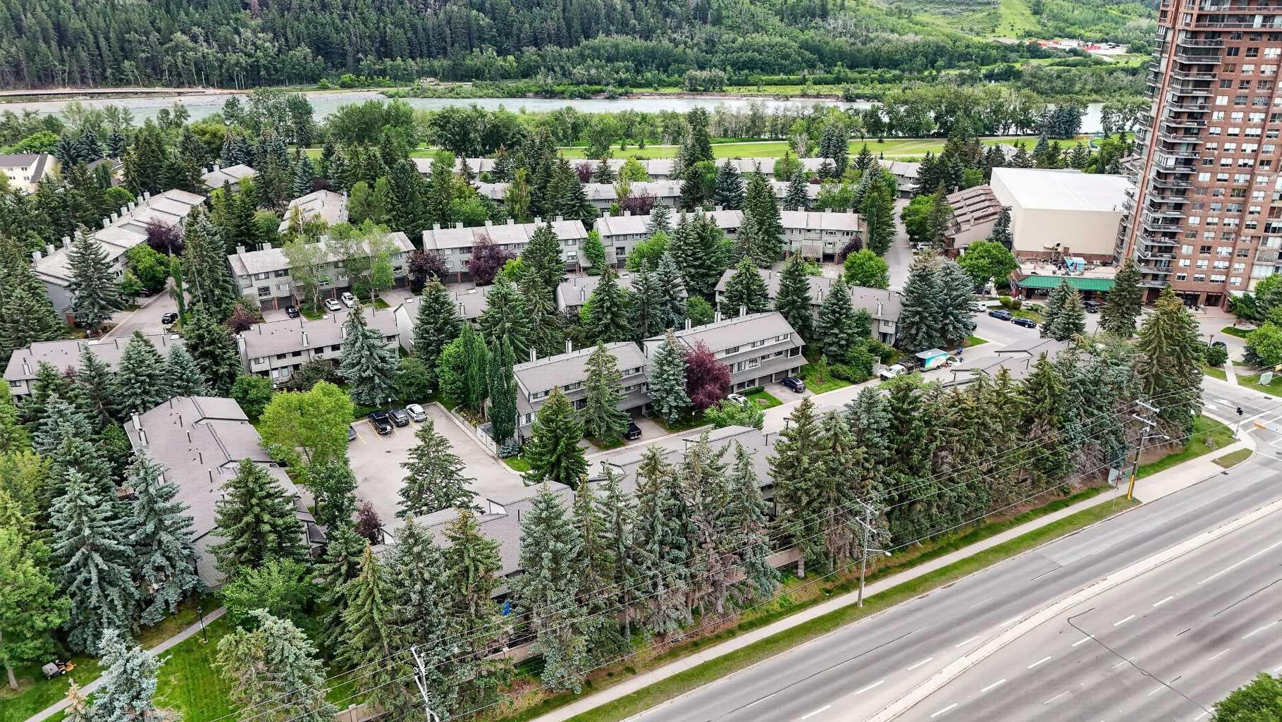 12, 140 Point Drive NW