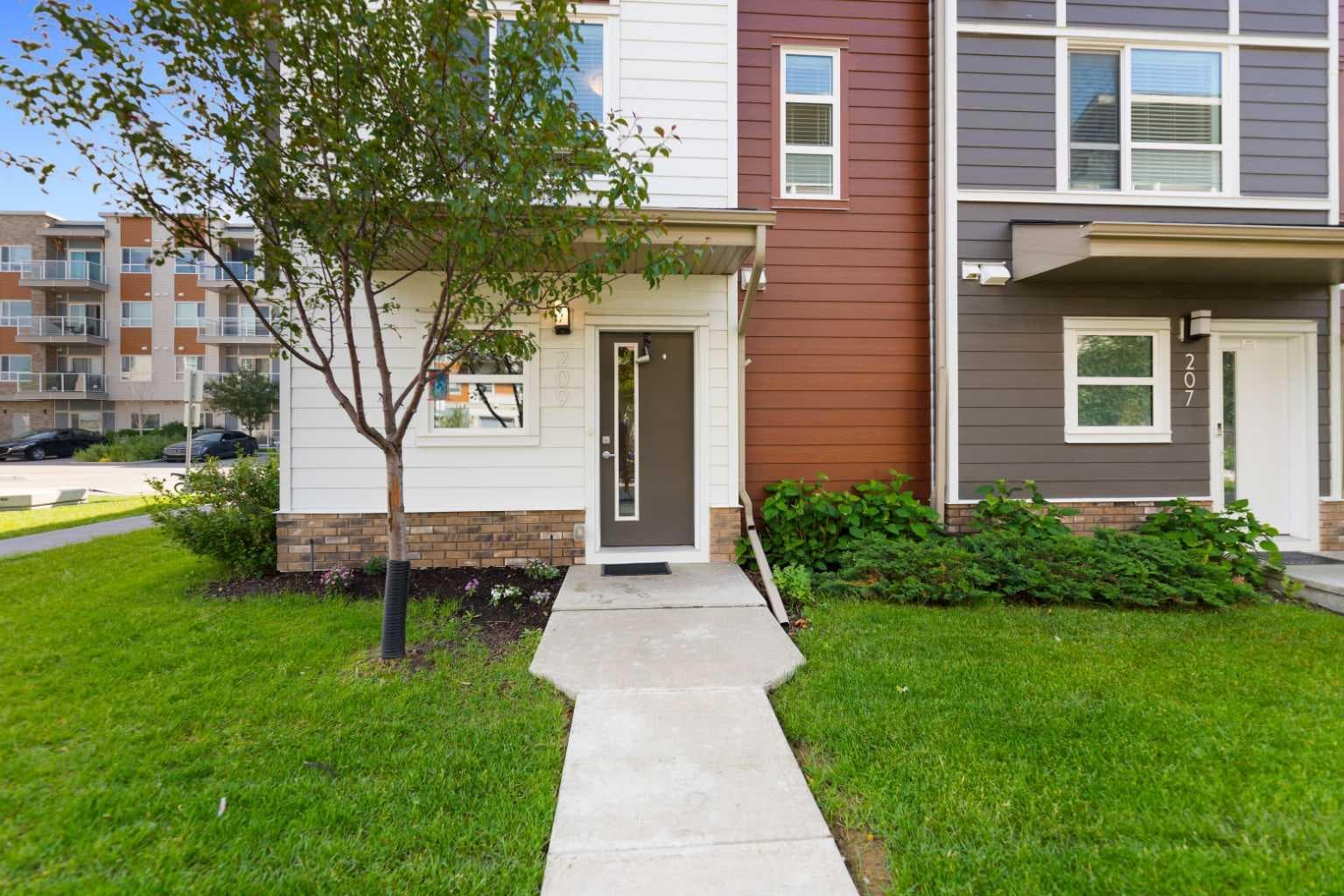 209 Harvest Hills Common NE