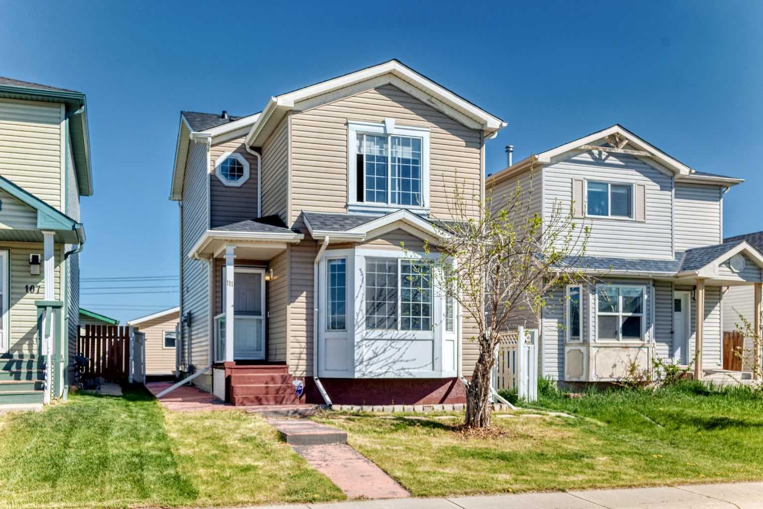 111 Martin Crossing Close NE