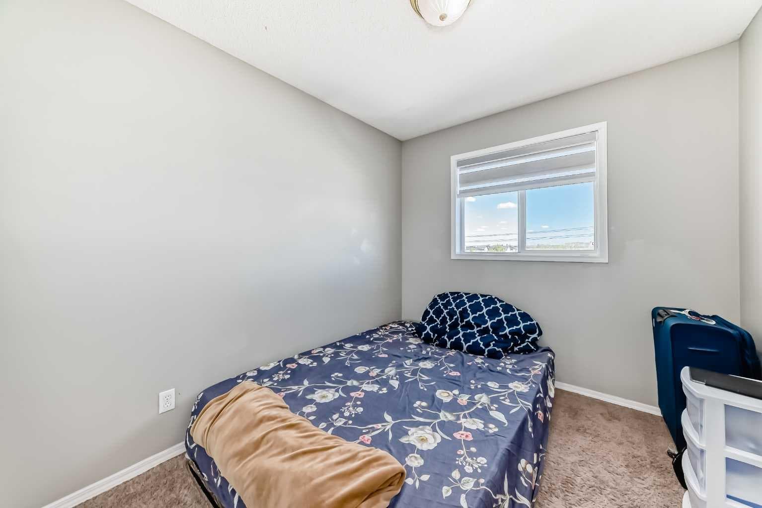 111 Martin Crossing Close NE