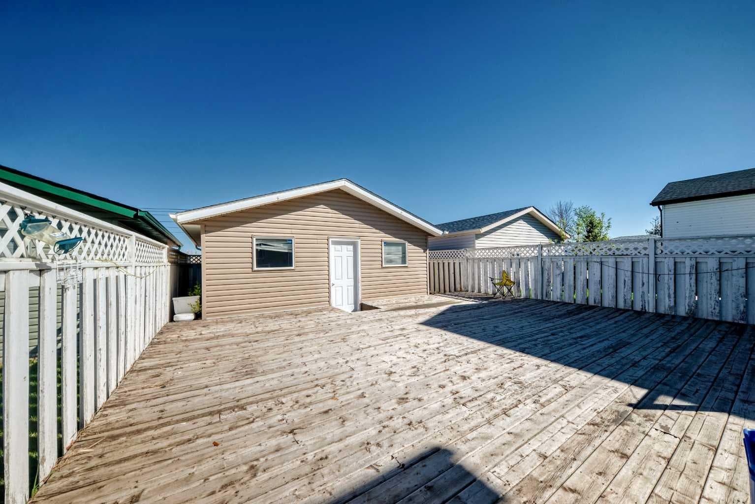 111 Martin Crossing Close NE