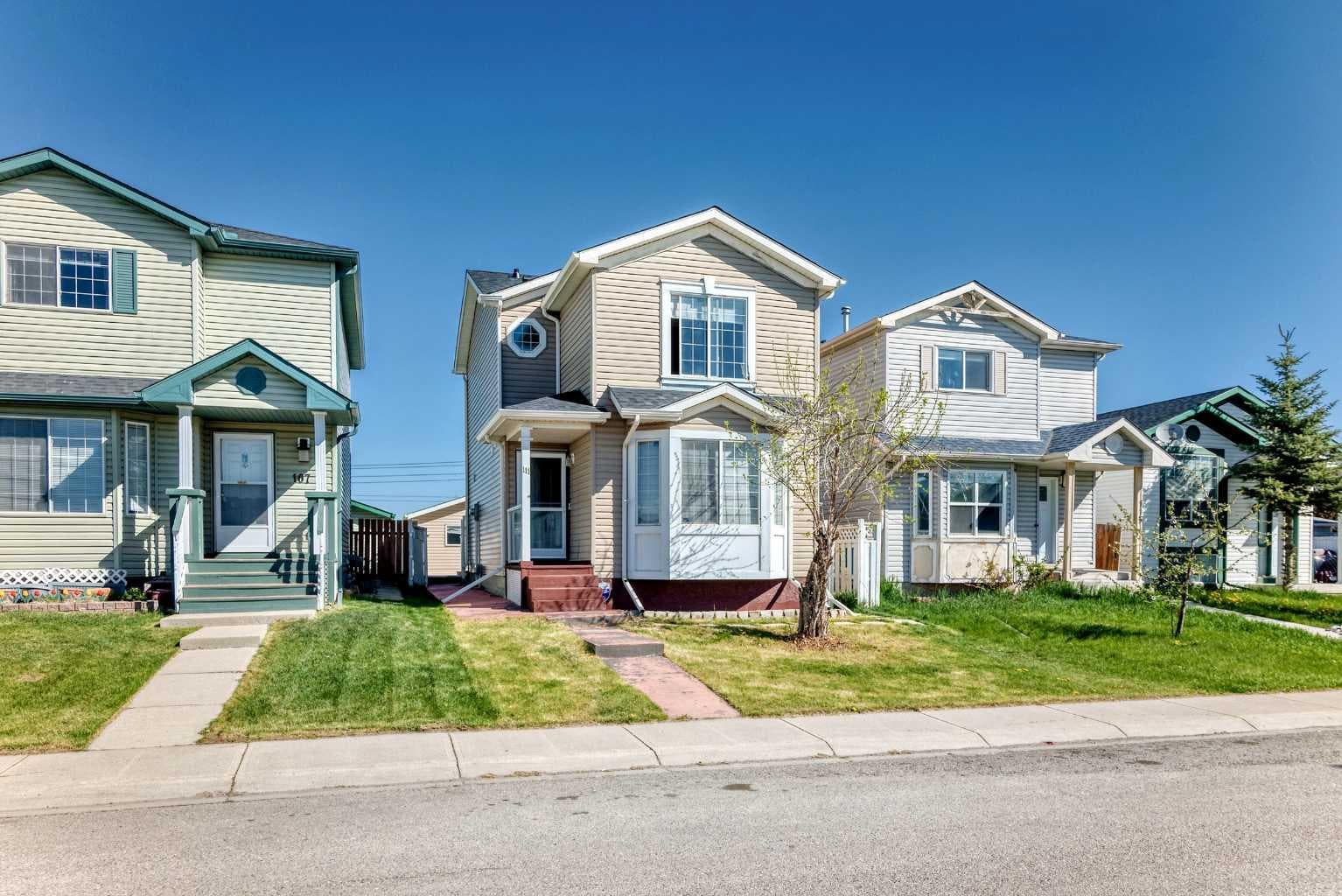 111 Martin Crossing Close NE