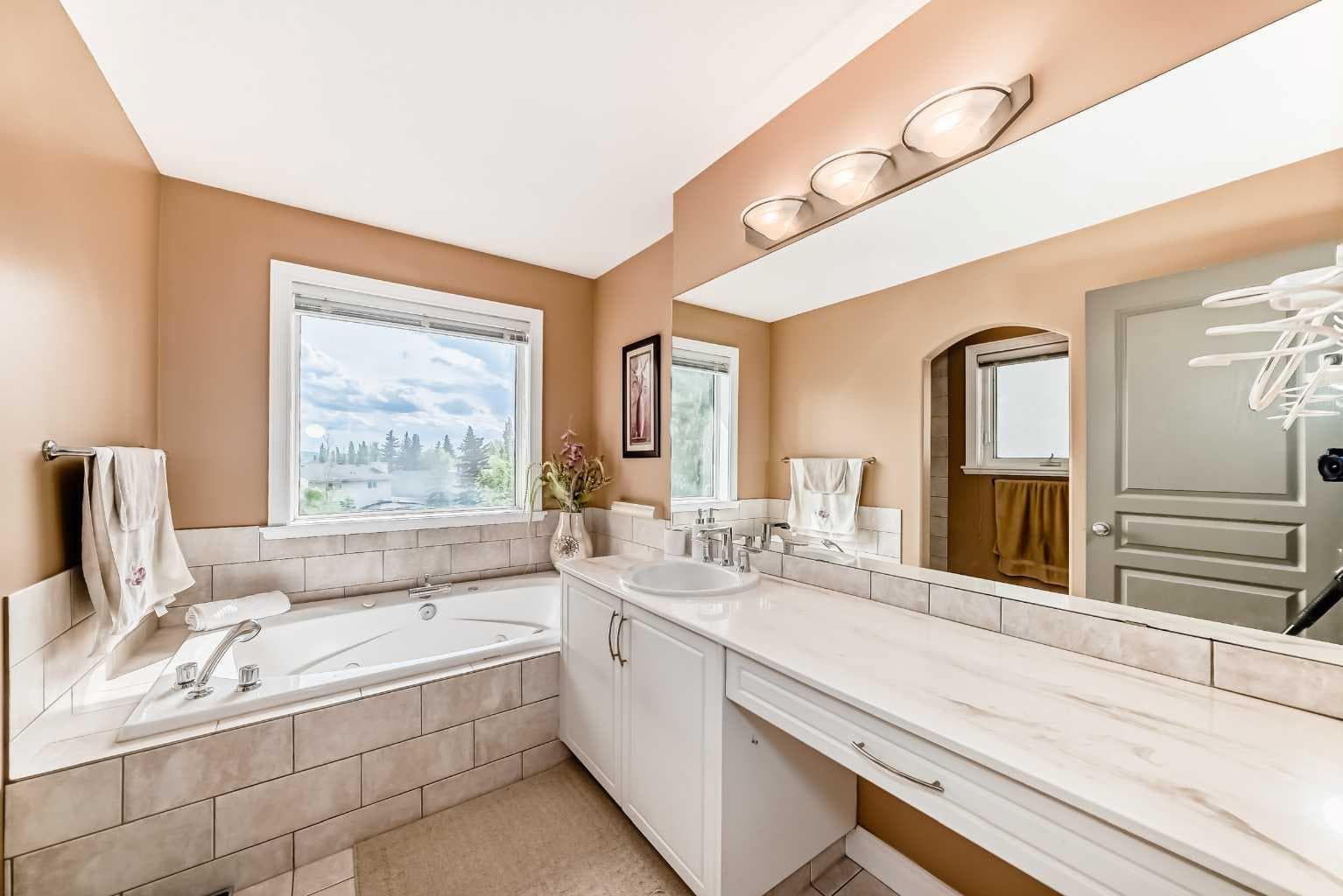 146 Scenic View Close 