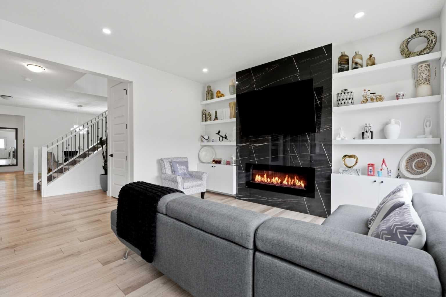 160 Homestead Grove NE