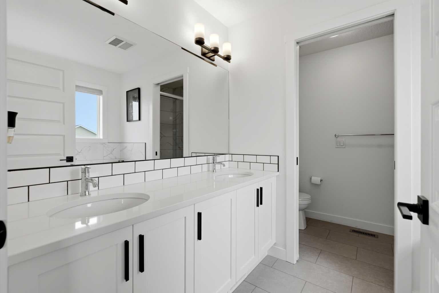 160 Homestead Grove NE