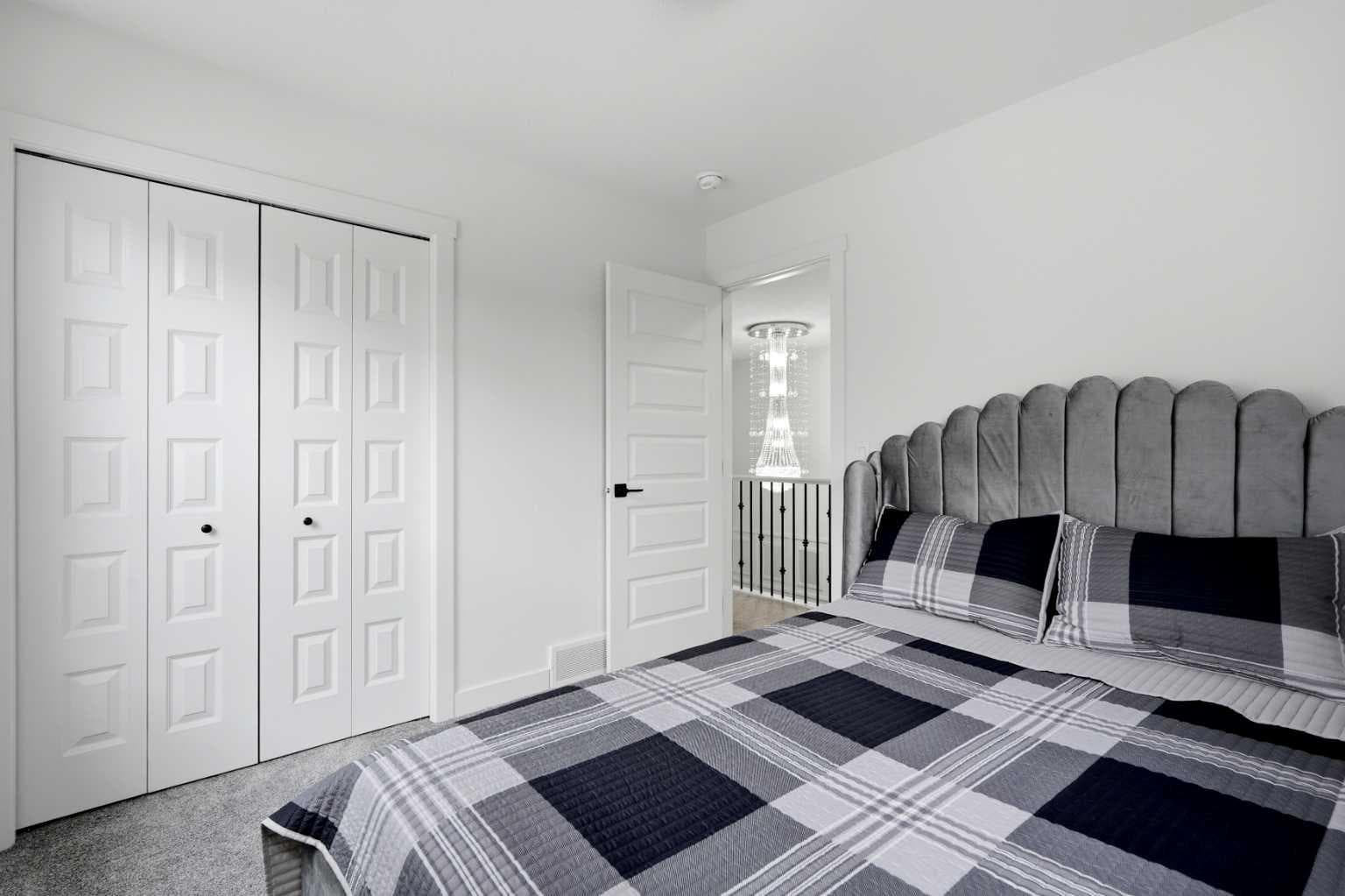160 Homestead Grove NE