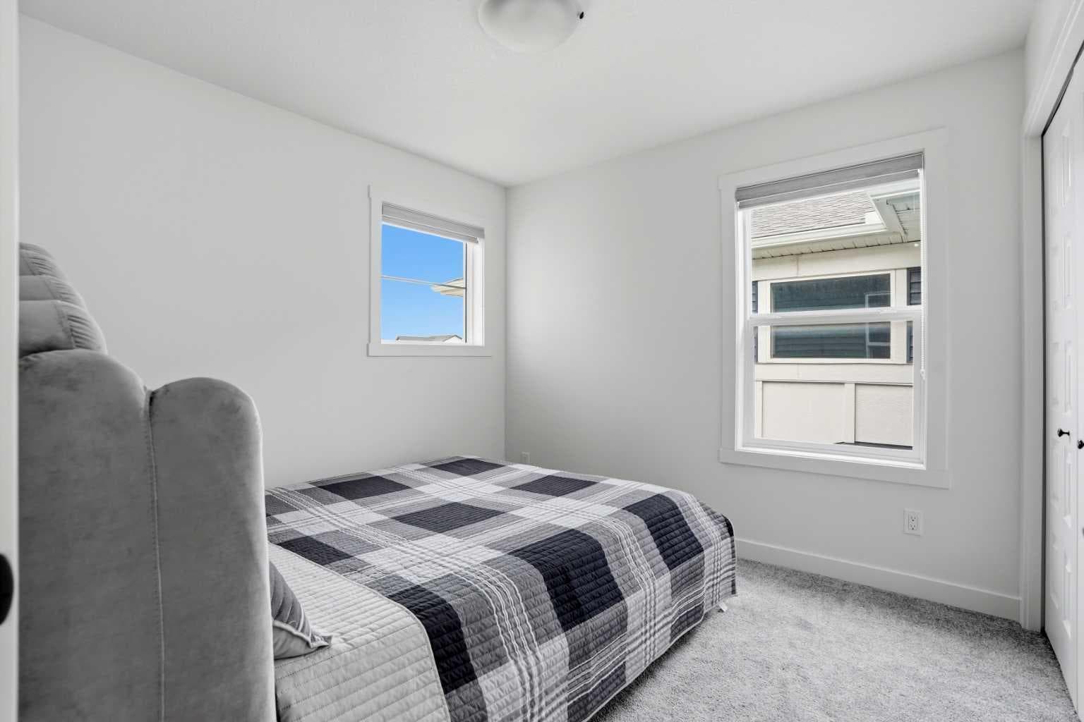 160 Homestead Grove NE