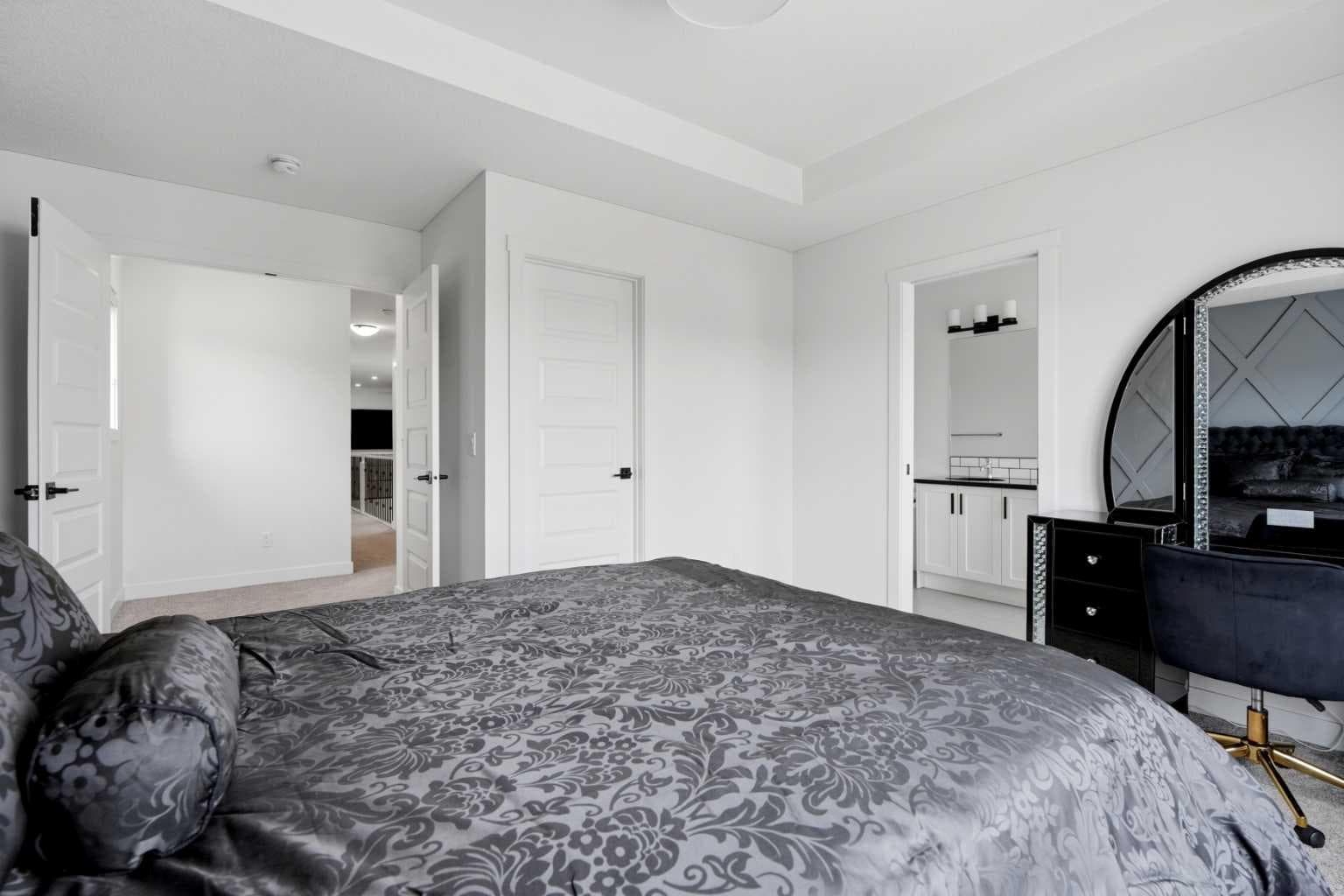 160 Homestead Grove NE